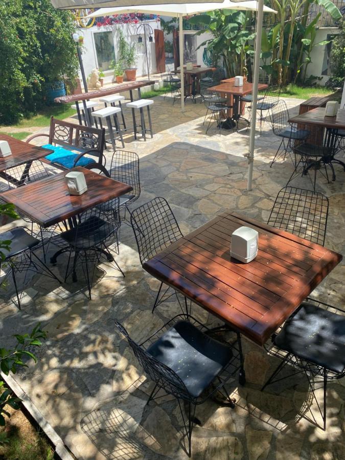 Mavi Butik Apart Cesme Bagian luar foto