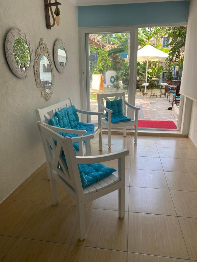 Mavi Butik Apart Cesme Bagian luar foto