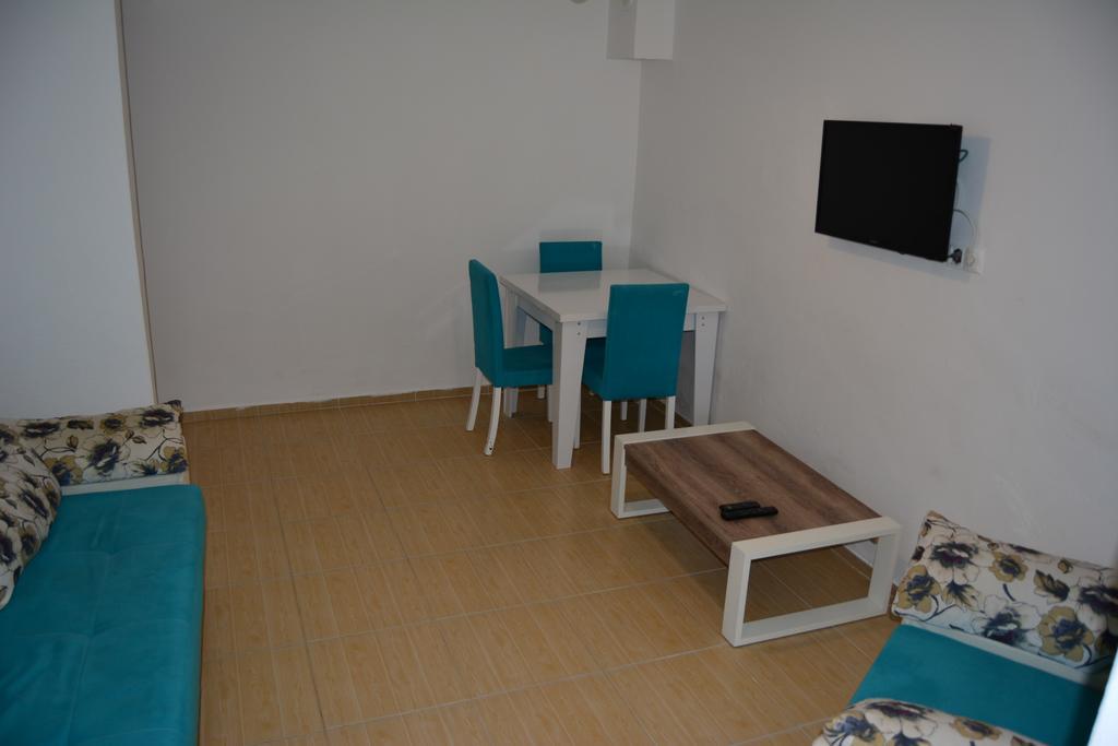 Mavi Butik Apart Cesme Bagian luar foto