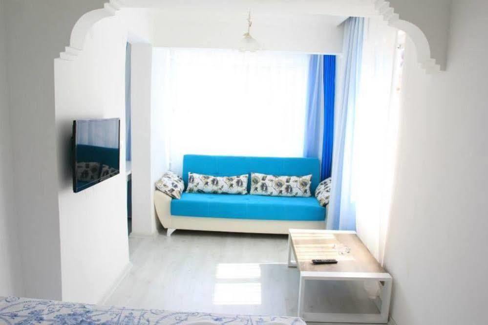 Mavi Butik Apart Cesme Bagian luar foto