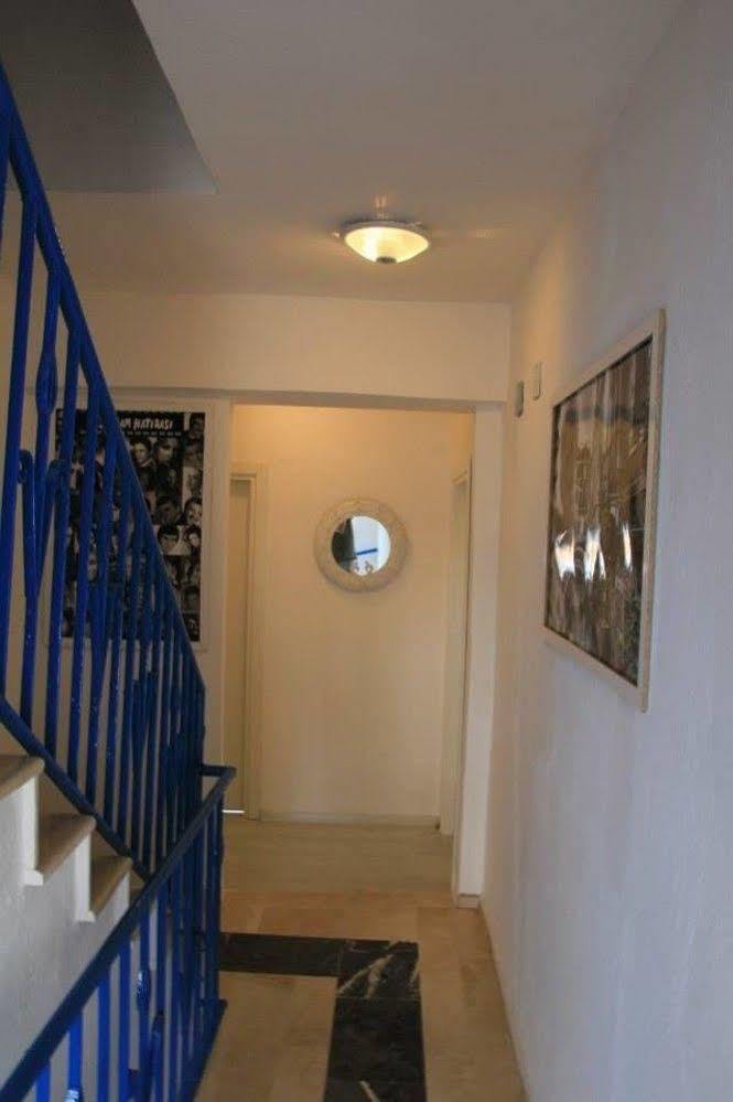 Mavi Butik Apart Cesme Bagian luar foto