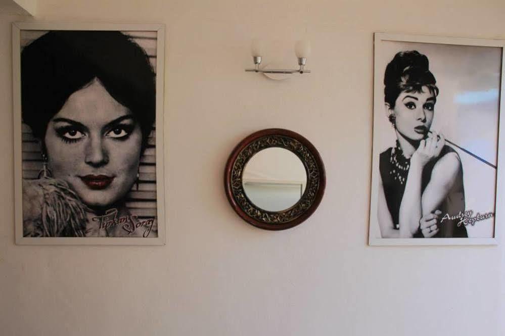 Mavi Butik Apart Cesme Bagian luar foto